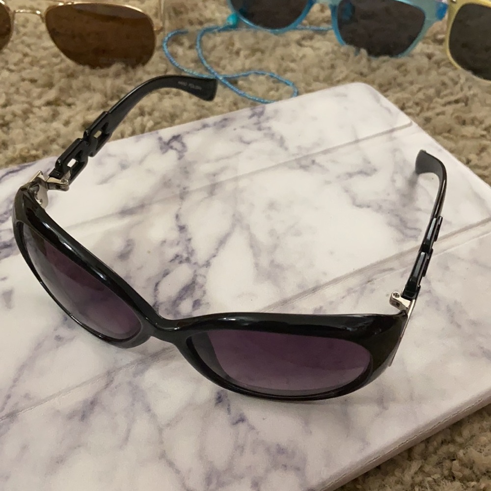 Assorted sunglasses - Picture 7 of 10